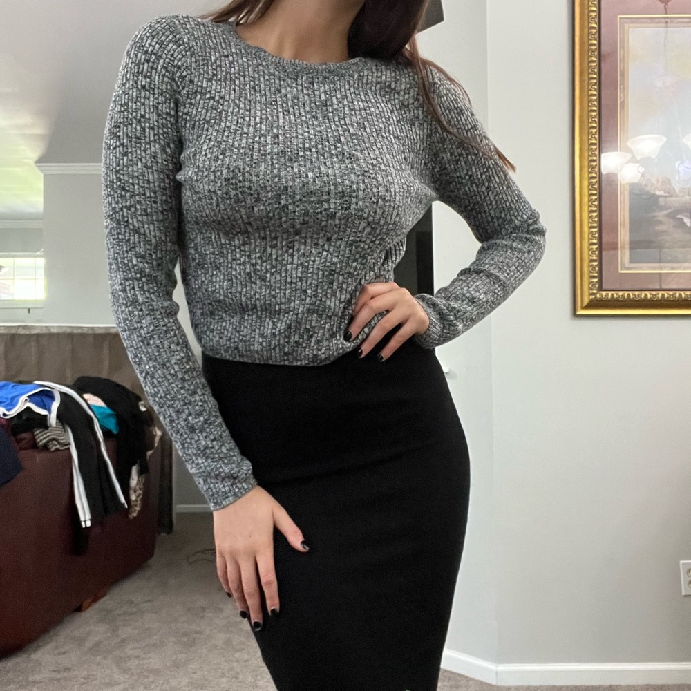 EUC Black and White Sweater Material Long Sleeve Crop Top